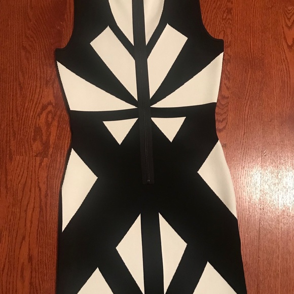 BCBGMAXAZRIA “Evianna” Geometric Jacquard Dress - Picture 3 of 6